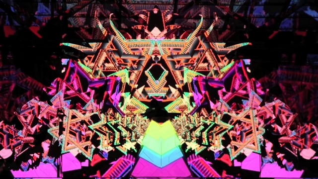 :: Android Jones during Tipper ::