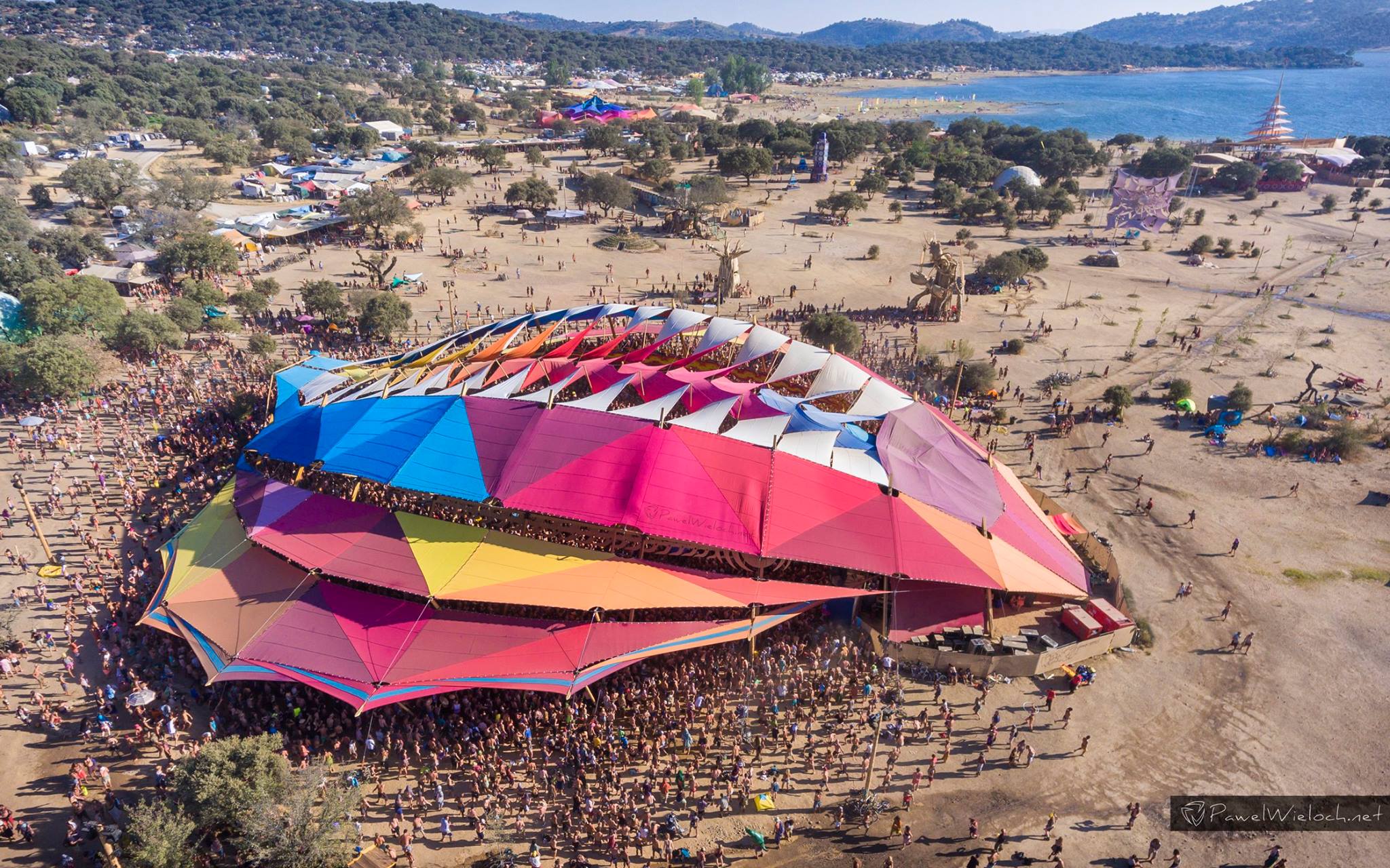 Do LaB Constructed the Largest Structure to Date at Boom Festival 2016