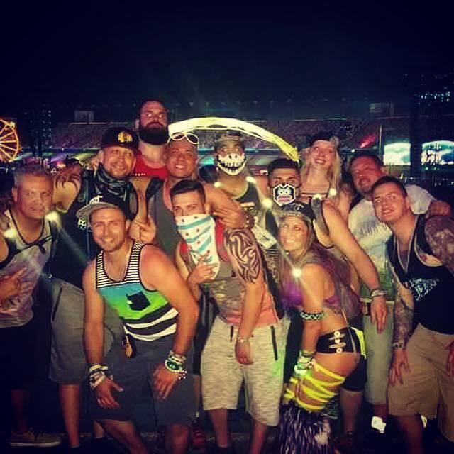 20 epic squad photos from edc las vegas
